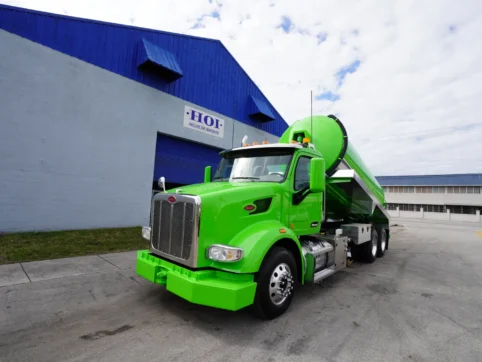 2018 Peterbilt 567 Vacuum Truck — 4,000 Gal H.O.I. Tank
